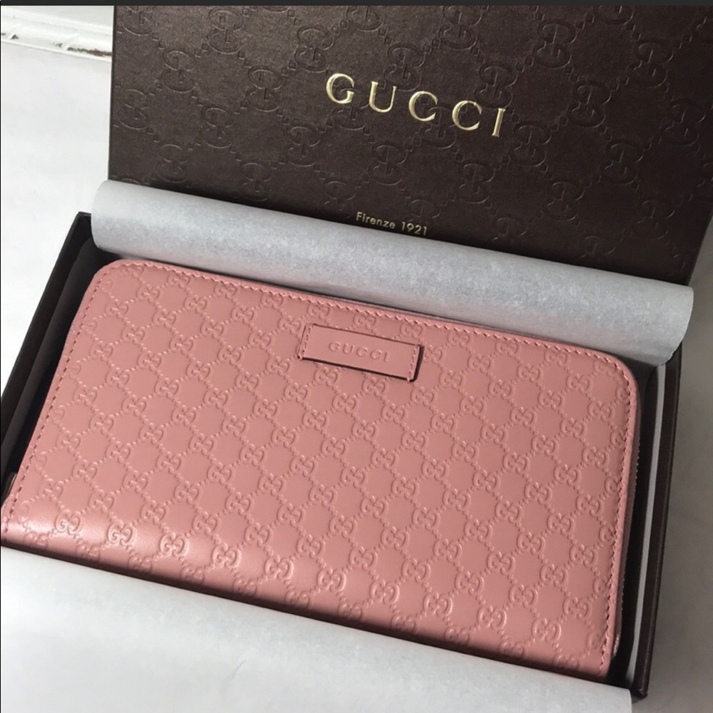 Authentic Gucci pink zip around wallet NWT Italy